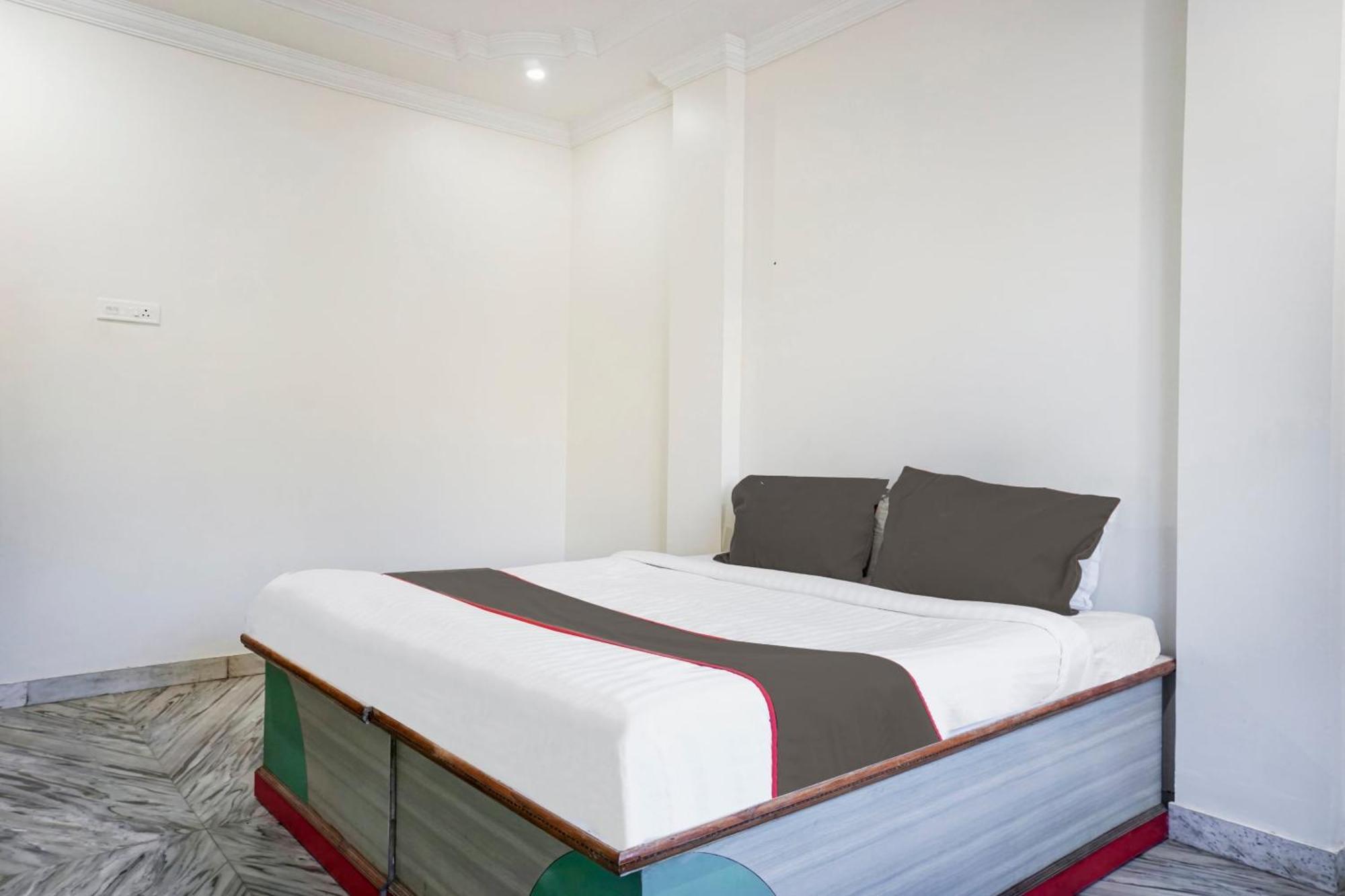 Hotel Collection O Shreya Talegaon Dabhade Exterior foto