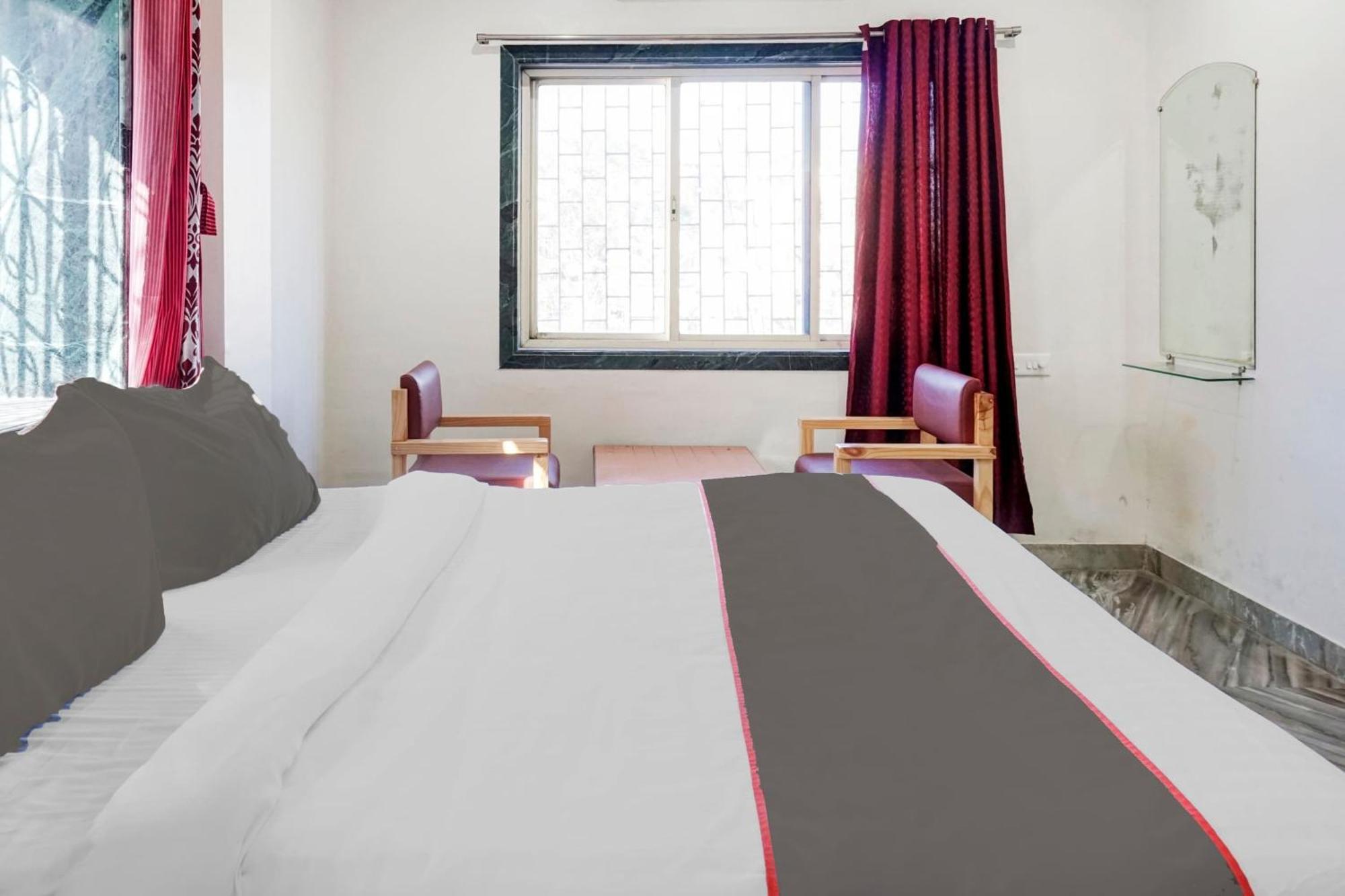 Hotel Collection O Shreya Talegaon Dabhade Exterior foto